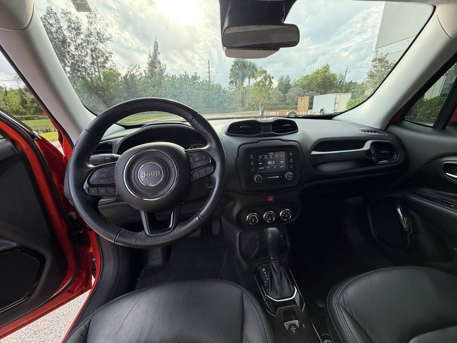 Used 2017 Jeep Renegade Altitude w/ Safety & Security Group image 19