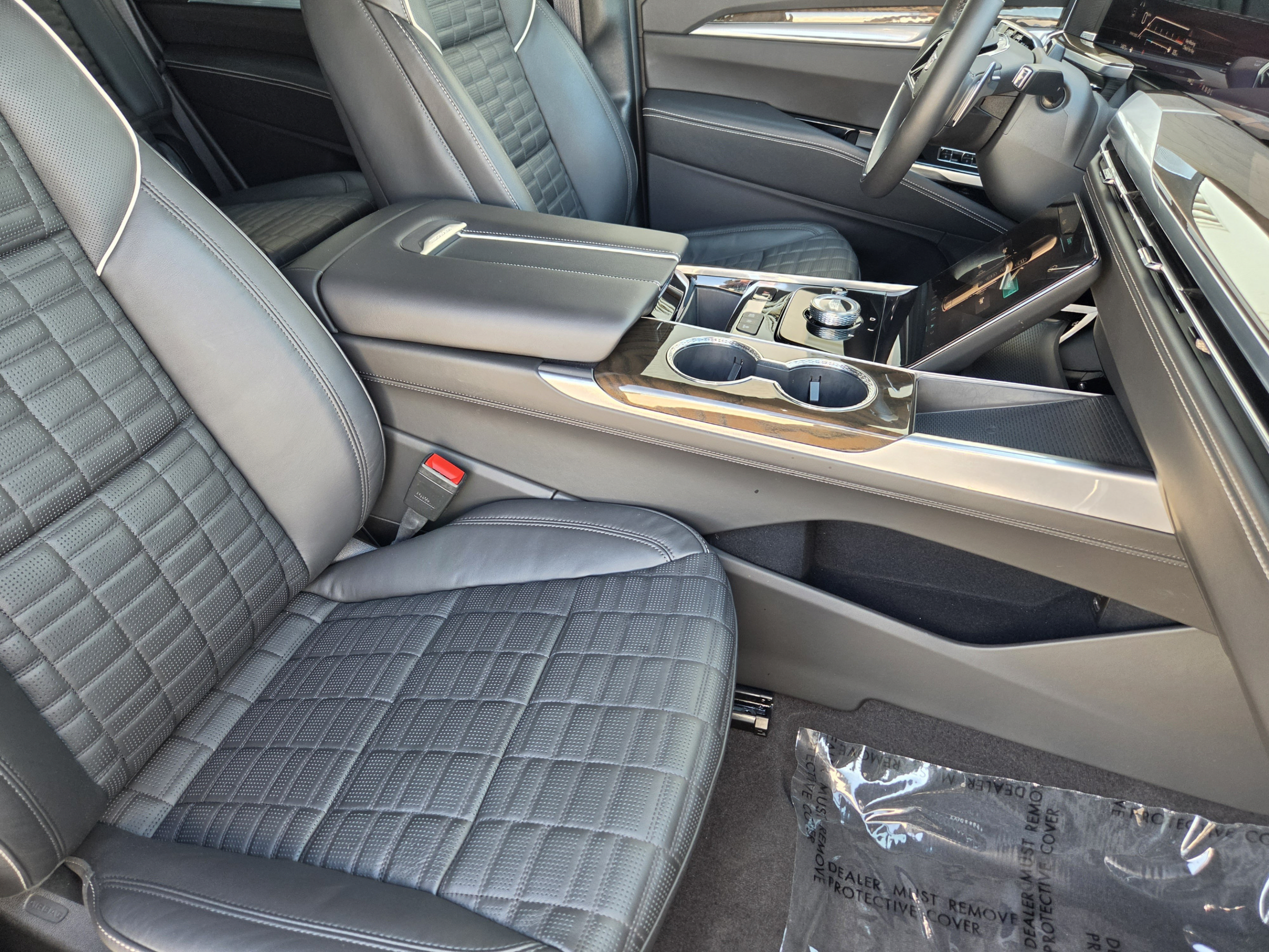 Used 2026 Cadillac Escalade Platinum Sport w/ LPO, ONYX Package AWD/4WD image 8