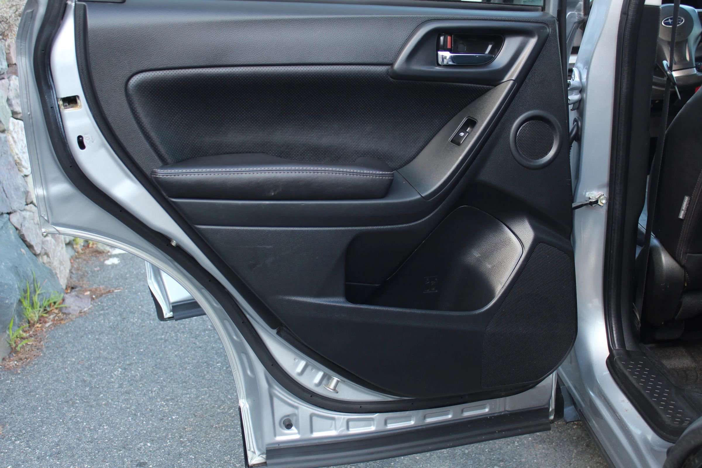 Used 2016 Subaru Forester 2.5i Limited image 13