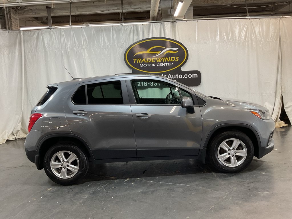 Used 2020 Chevrolet Trax LS w/ Tint and Cruise Package FWD image 11