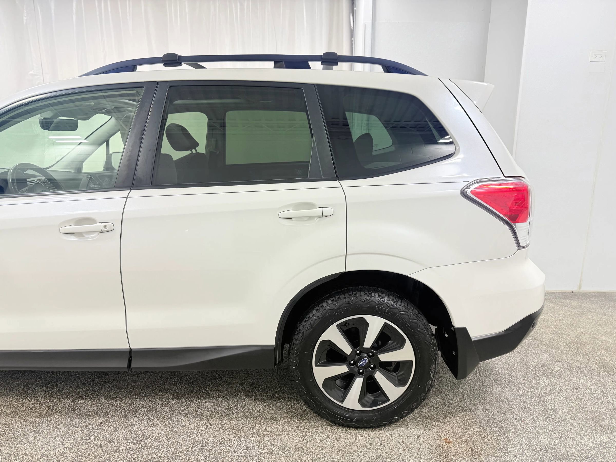 Used 2017 Subaru Forester 2.5i Premium image 5