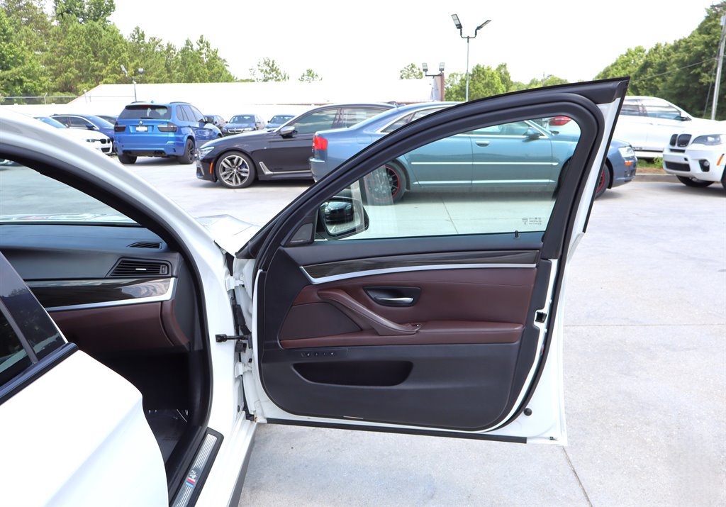 Used 2015 BMW 550i Sedan RWD image 32