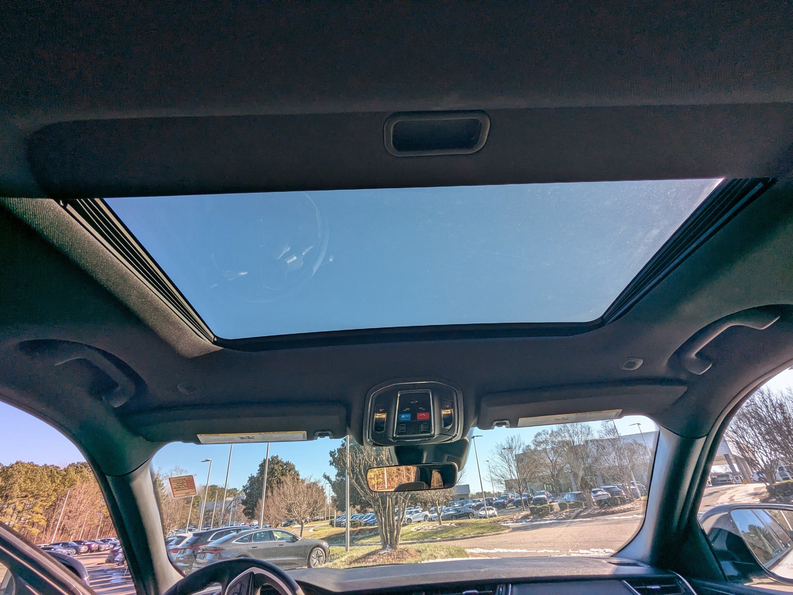 Used 2025 Jeep Grand Cherokee Altitude image 13