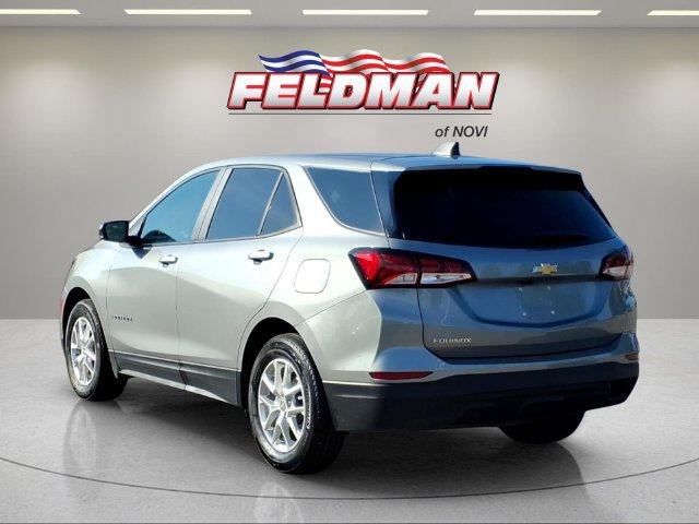 Used 2024 Chevrolet Equinox LS w/ LS Convenience Package FWD image 3