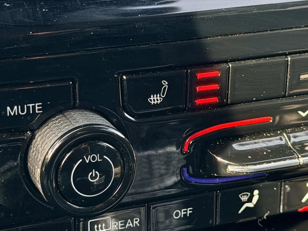 Used 2023 Jeep Grand Cherokee Limited image 21