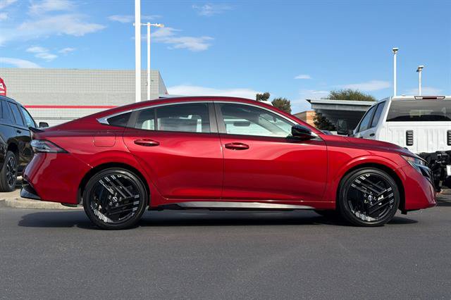 New 2027 Nissan Sentra SR w/ Floor Mat Package FWD image 3