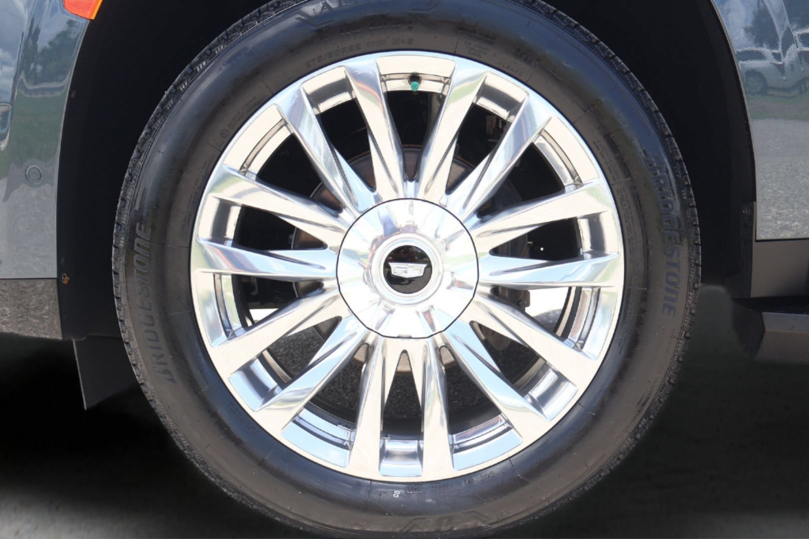 Used 2021 Cadillac Escalade Premium Luxury RWD image 27