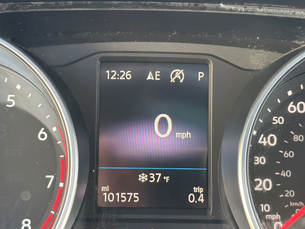 Used 2018 Volkswagen Tiguan SEL w/ R-Line Package image 24