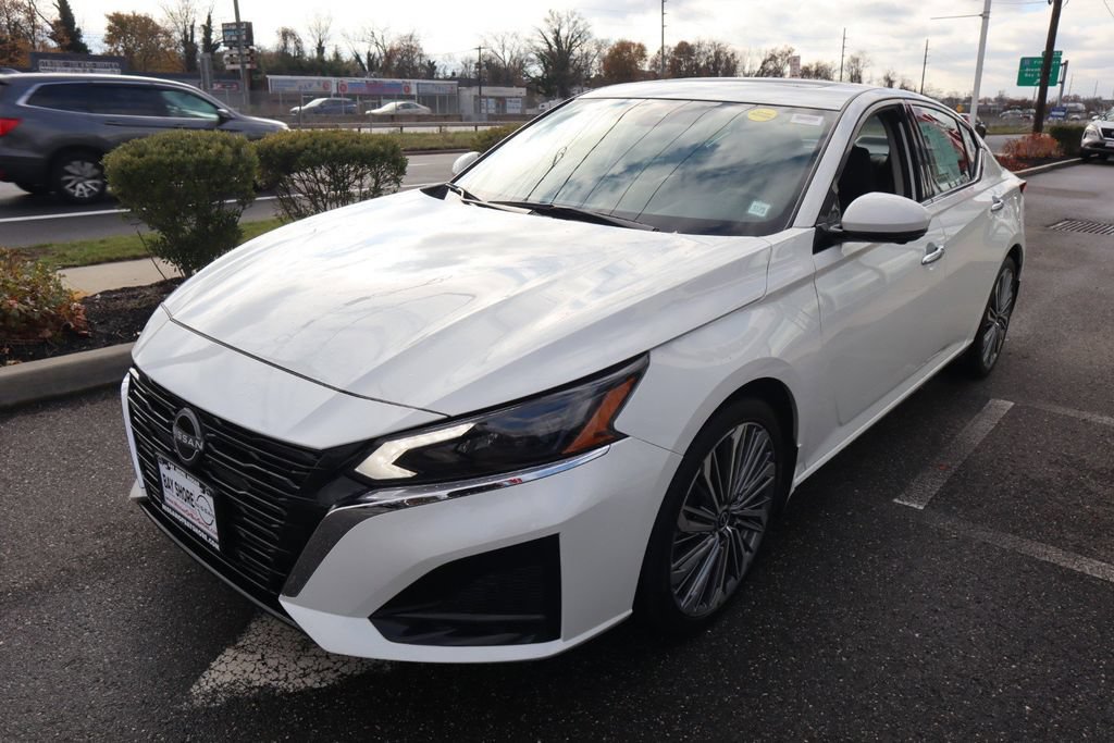 Certified 2025 Nissan Altima 2.5 SL FWD image 9