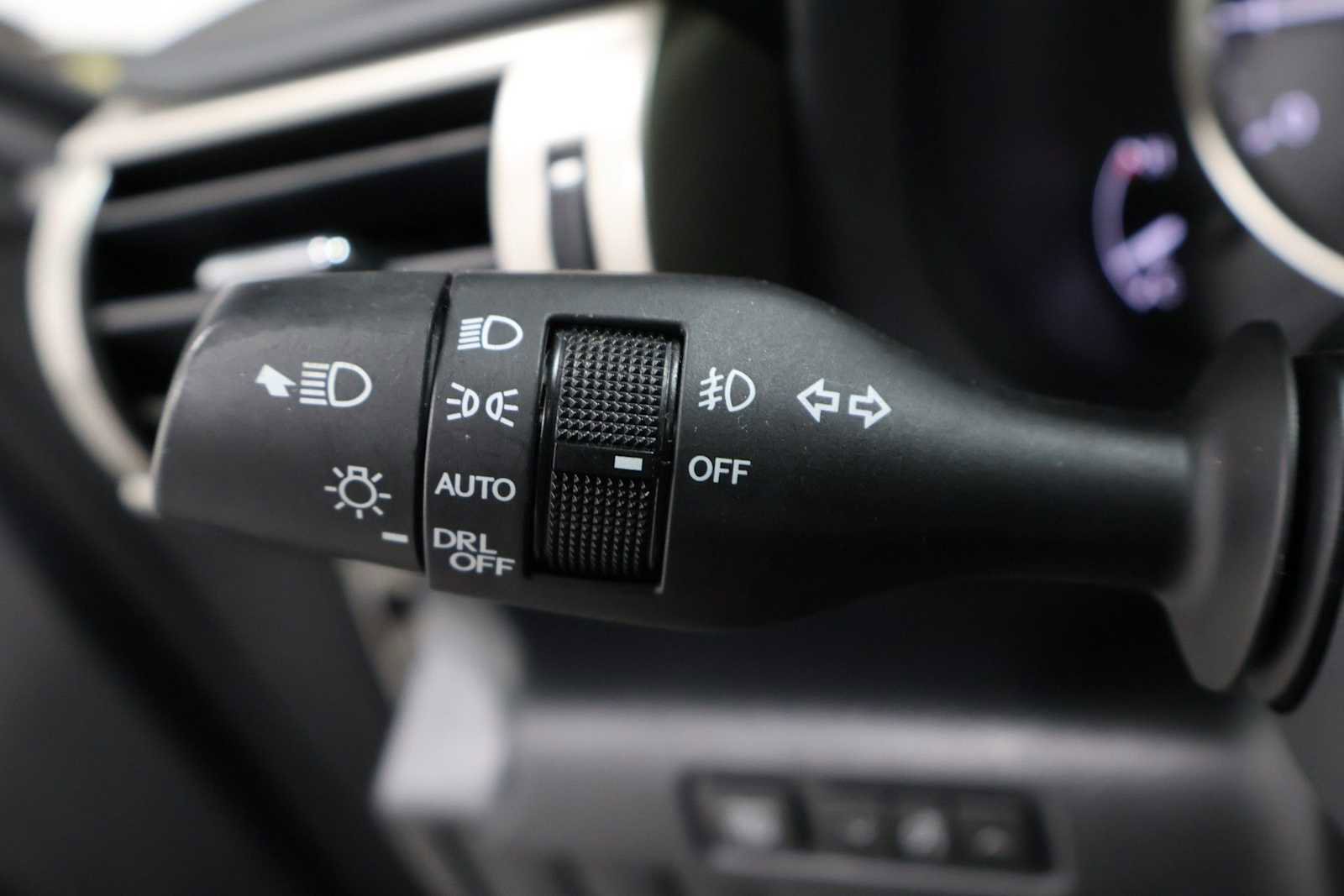 Used 2016 Lexus IS 300 AWD w/ Premium Package image 28