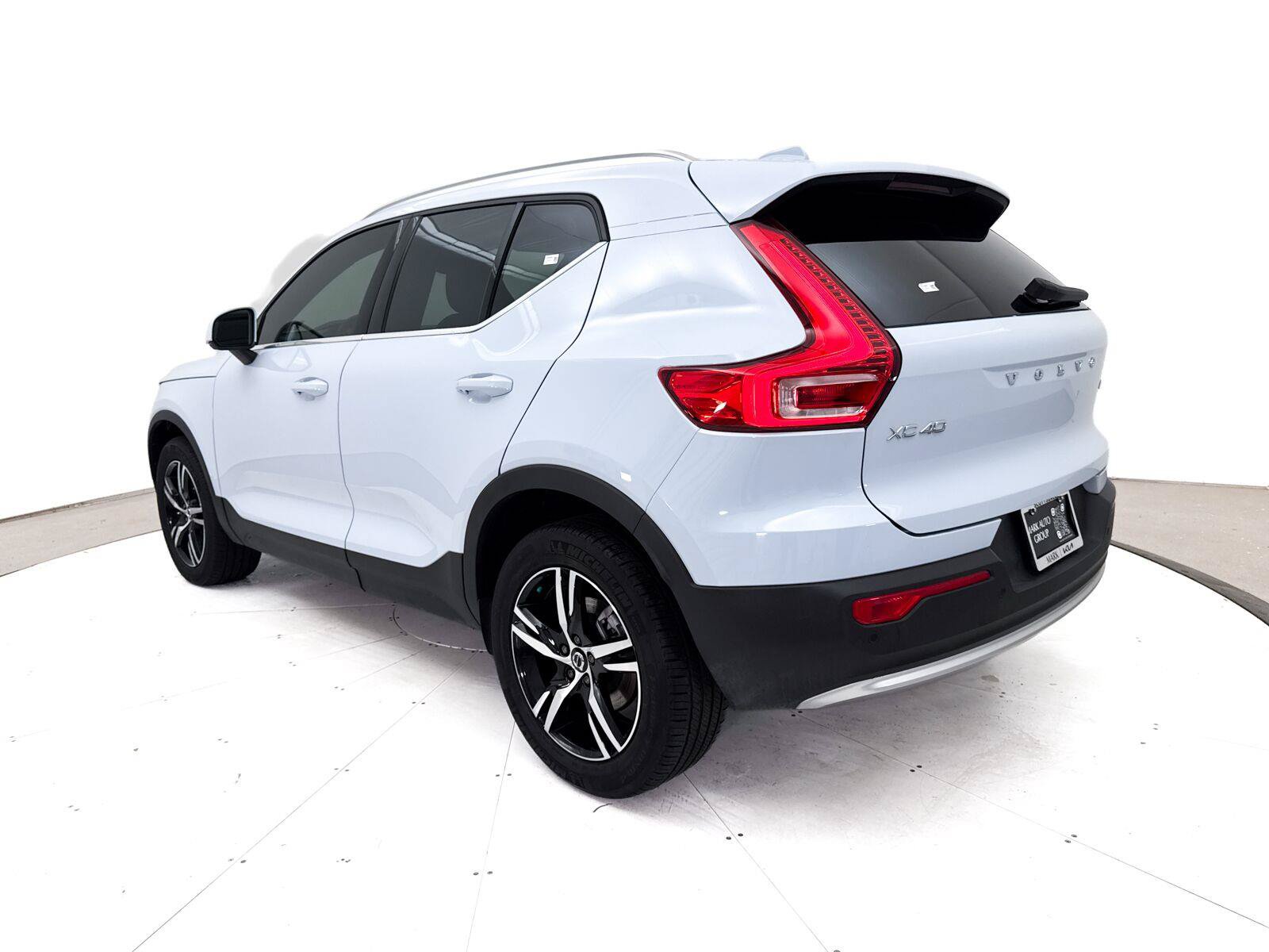 Used 2024 Volvo XC40 B5 Core AWD/4WD image 16