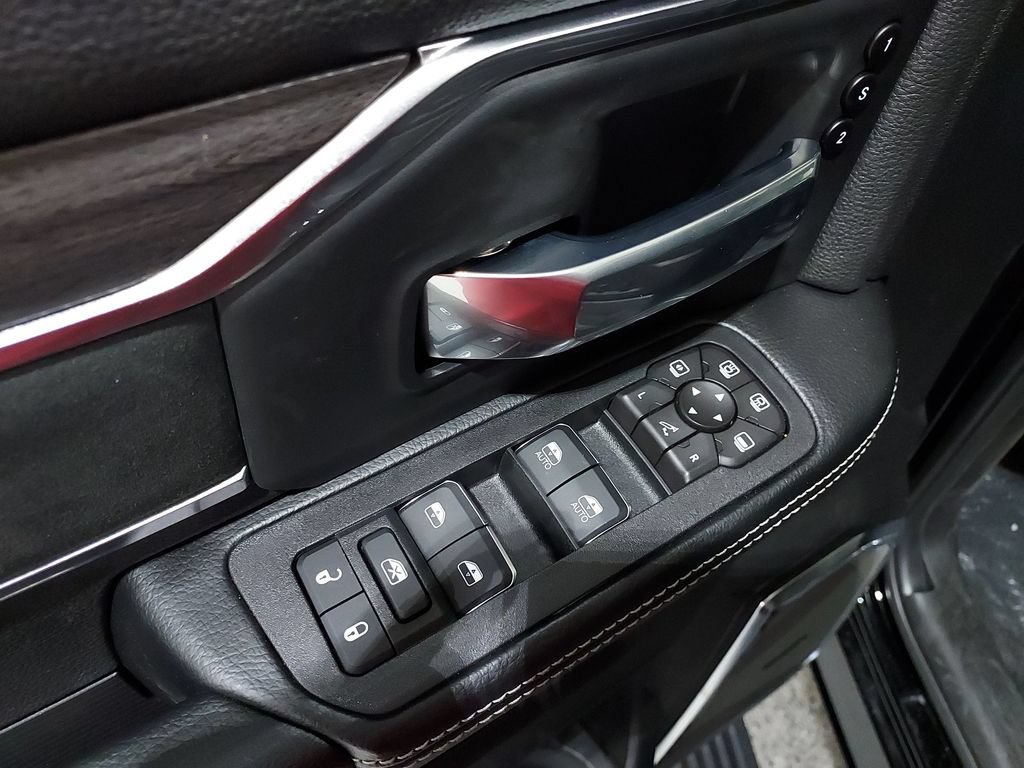 New 2026 RAM 3500 Laramie AWD/4WD image 19