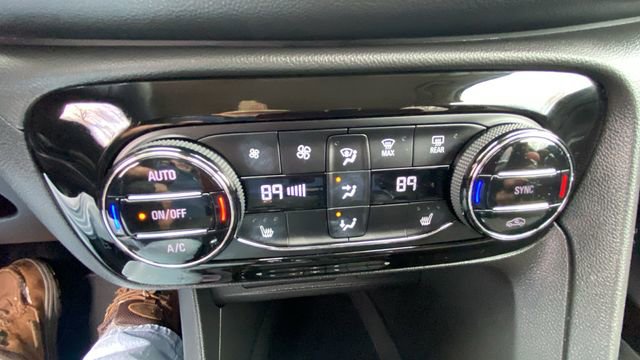 Used 2021 Buick Encore GX Select AWD/4WD image 29