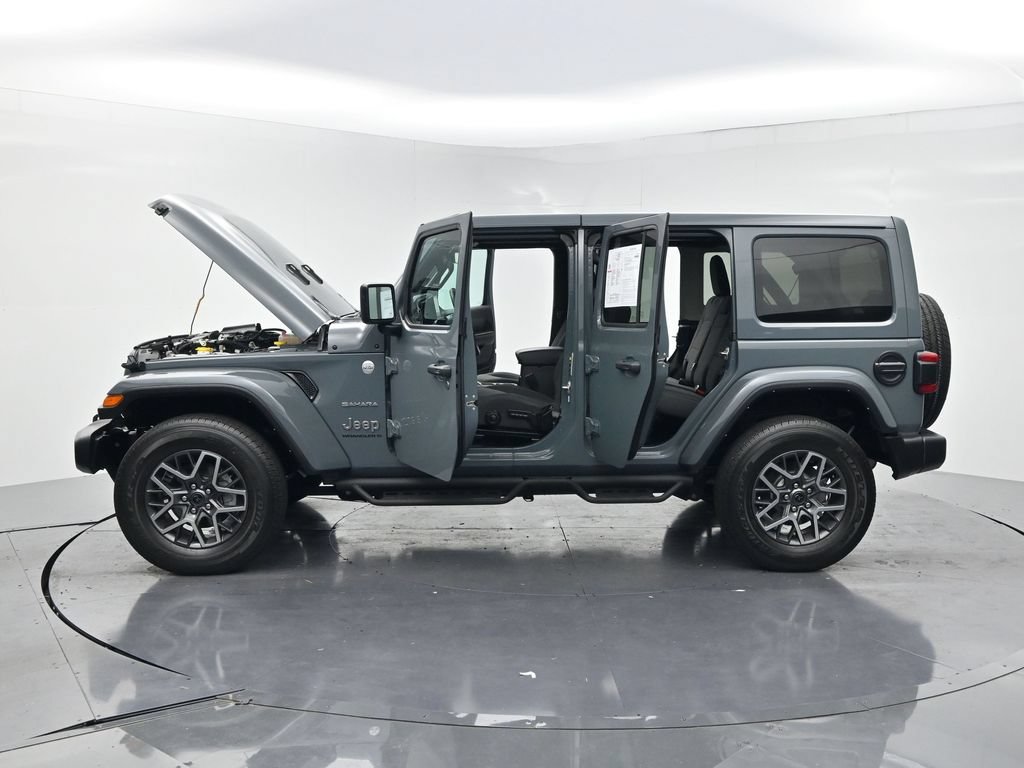 Used 2024 Jeep Wrangler Unlimited Sahara w/ Technology Group AWD/4WD image 26