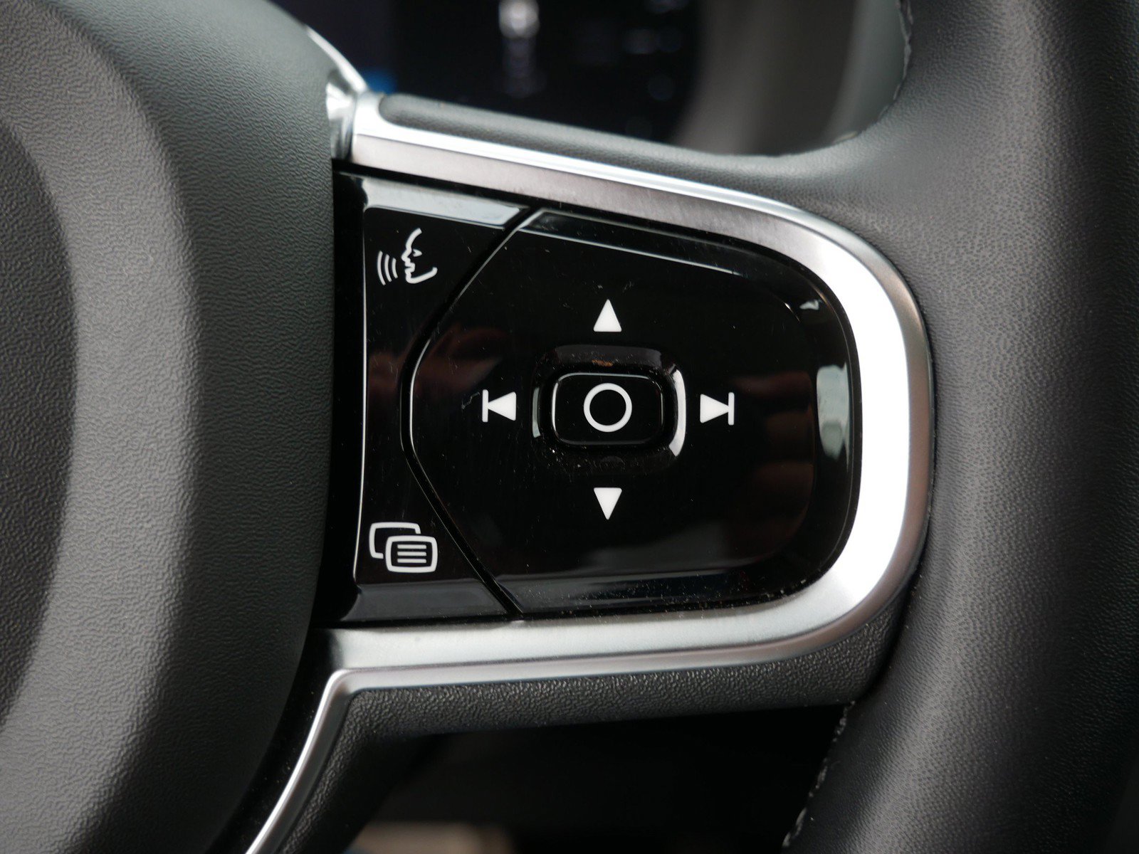 Certified 2023 Volvo XC90 T8 Ultimate w/ Protection Package Premier AWD/4WD image 27