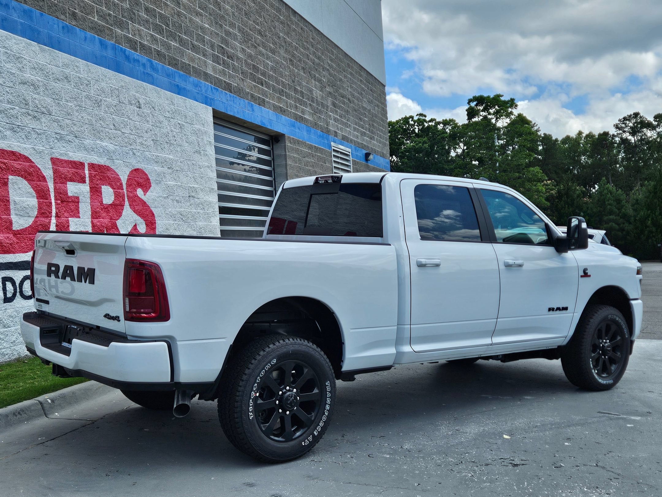 New 2026 RAM 2500 Laramie w/ Night Edition AWD/4WD image 7