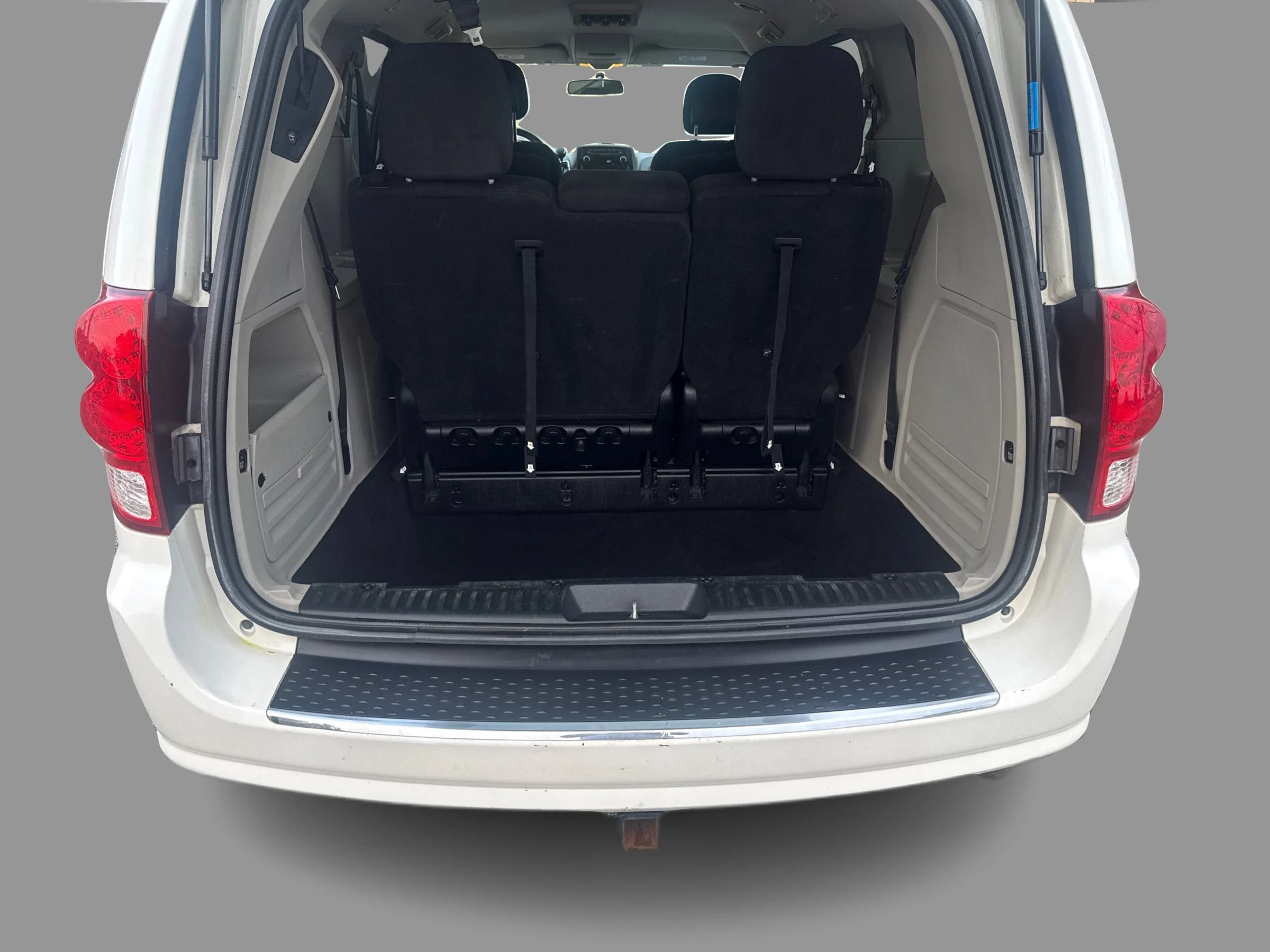 Used 2012 Dodge Grand Caravan SXT FWD image 15