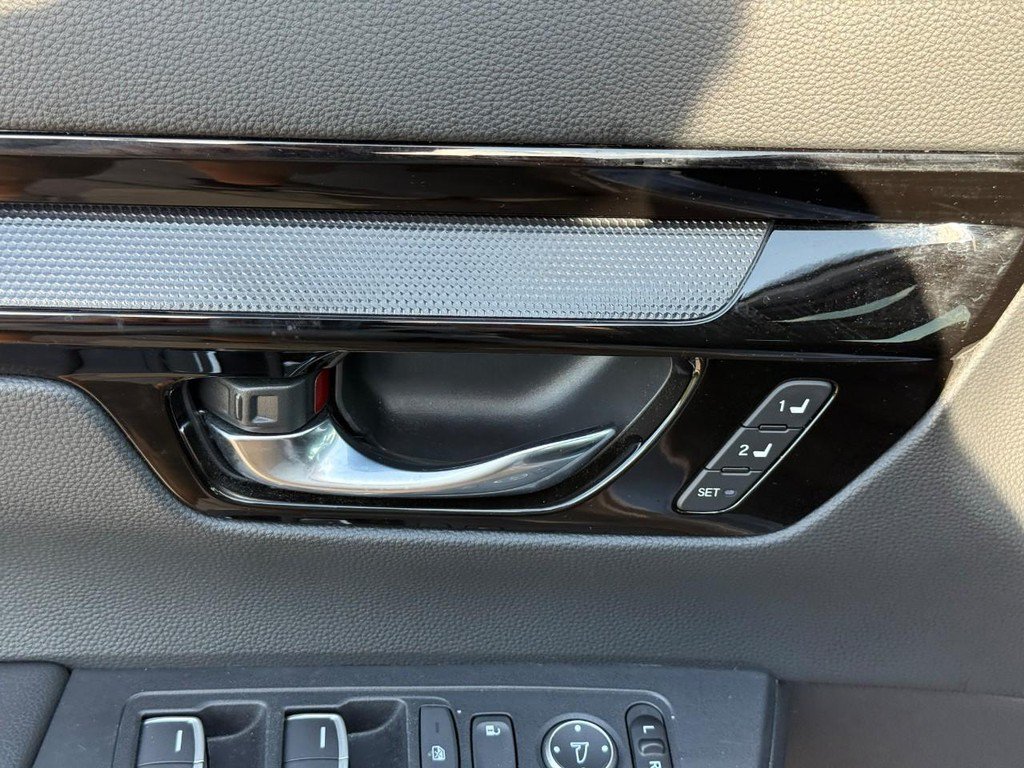 Used 2025 Honda CR-V EX-L image 16