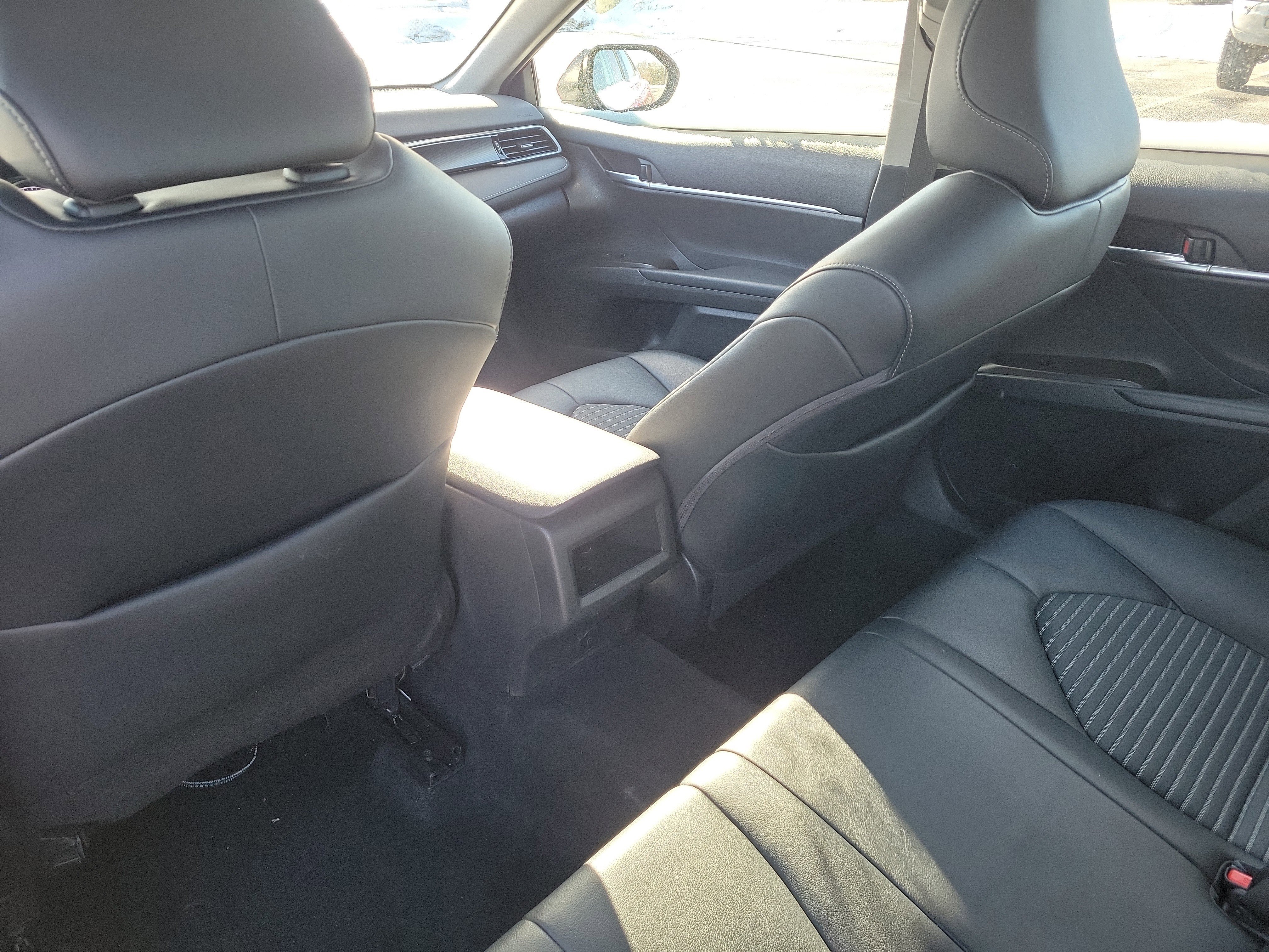 Used 2023 Toyota Camry SE w/ Cold Weather Package image 8