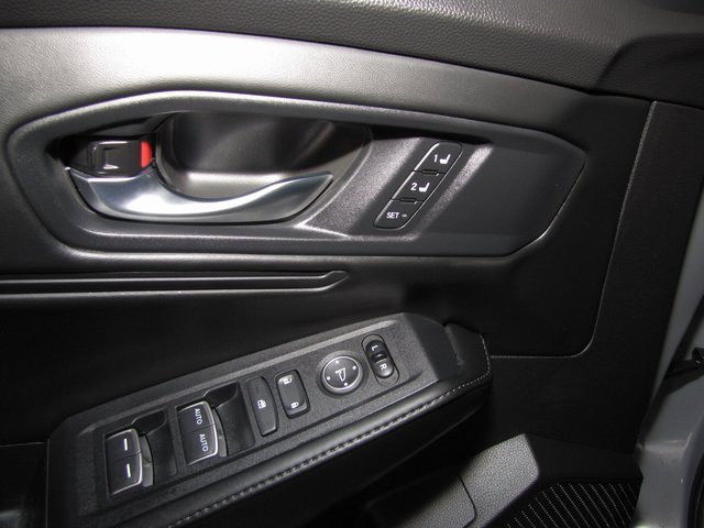 Used 2024 Honda Accord Sport image 11