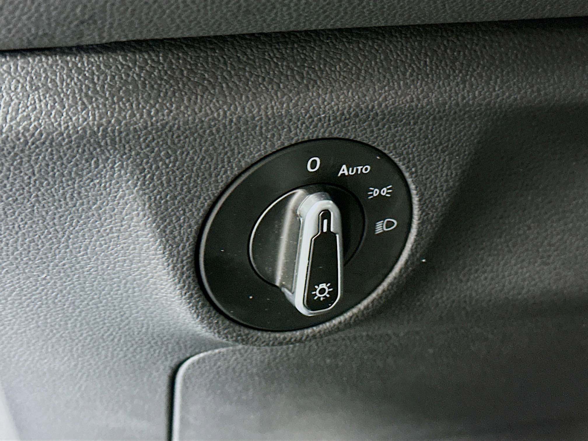 Used 2025 Volkswagen Jetta Sport FWD image 17