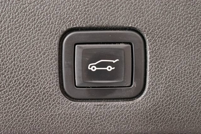 Used 2023 Cadillac XT6 Sport w/ Technology Package AWD/4WD image 17