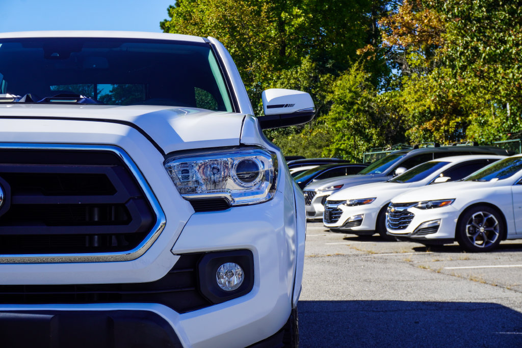 Used 2022 Toyota Tacoma SR5 w/ Technology Package RWD image 36