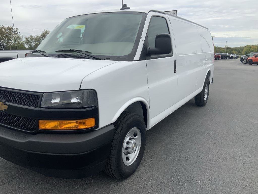 New 2025 Chevrolet Express 3500 Extended w/ Driver Convenience Package RWD image 14