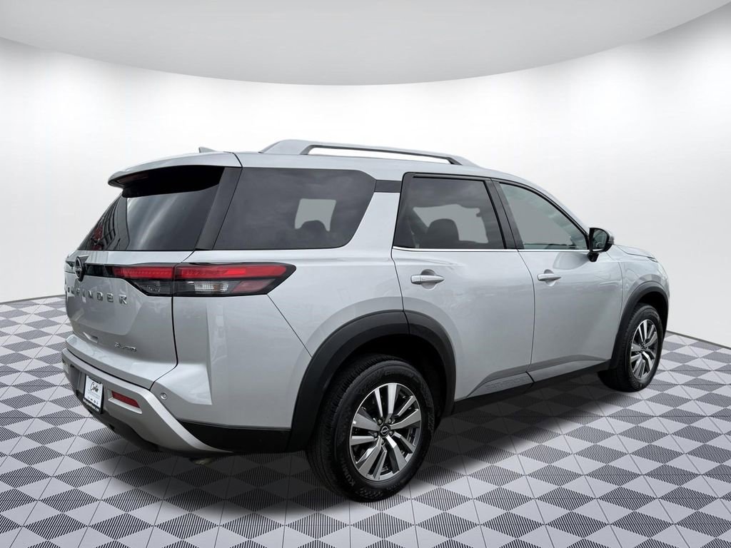Used 2025 Nissan Pathfinder SL image 7