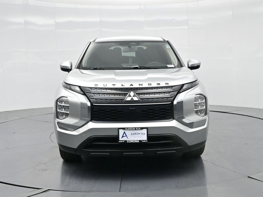 Used 2022 Mitsubishi Outlander ES image 16