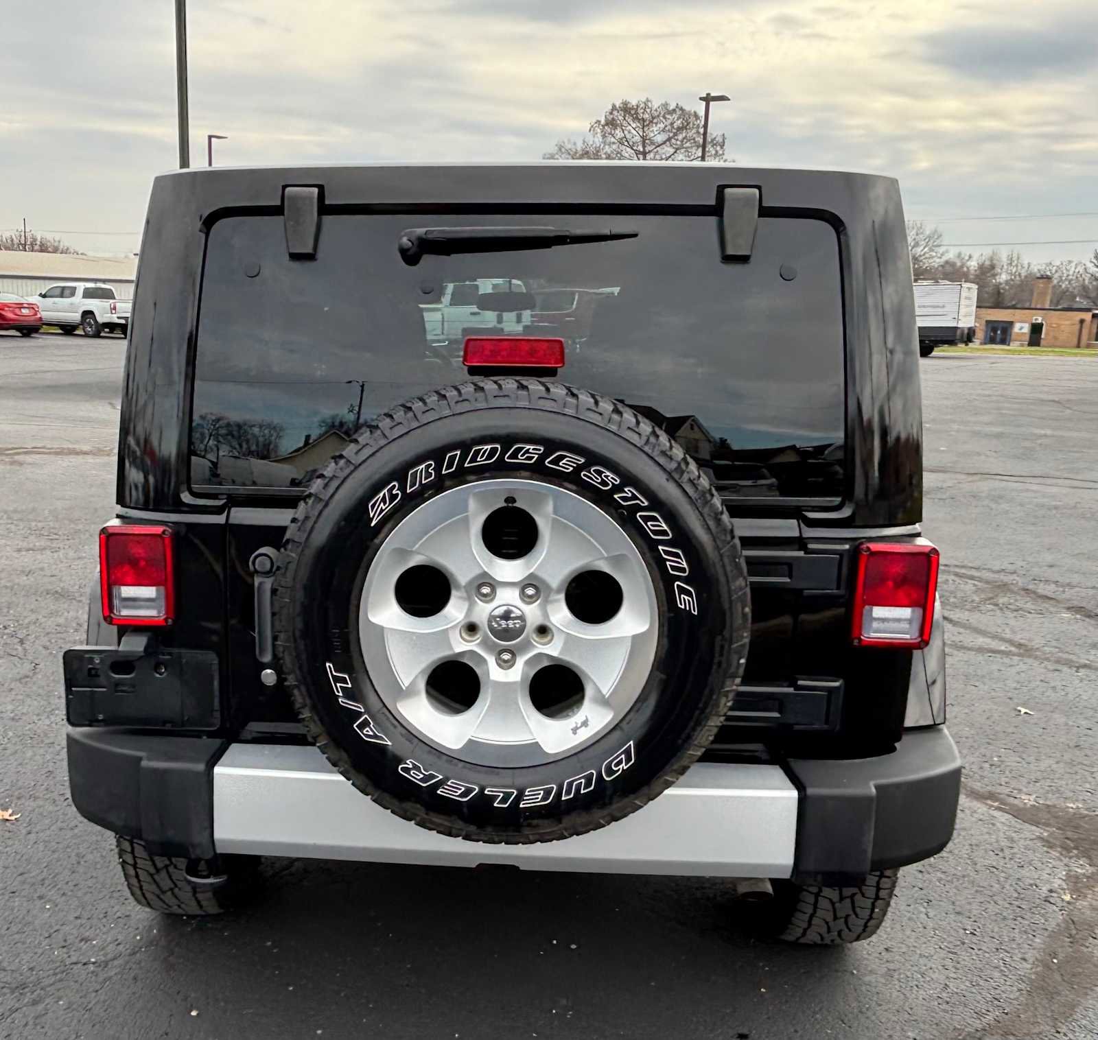Used 2014 Jeep Wrangler Unlimited Sahara w/ Dual Top Group image 5