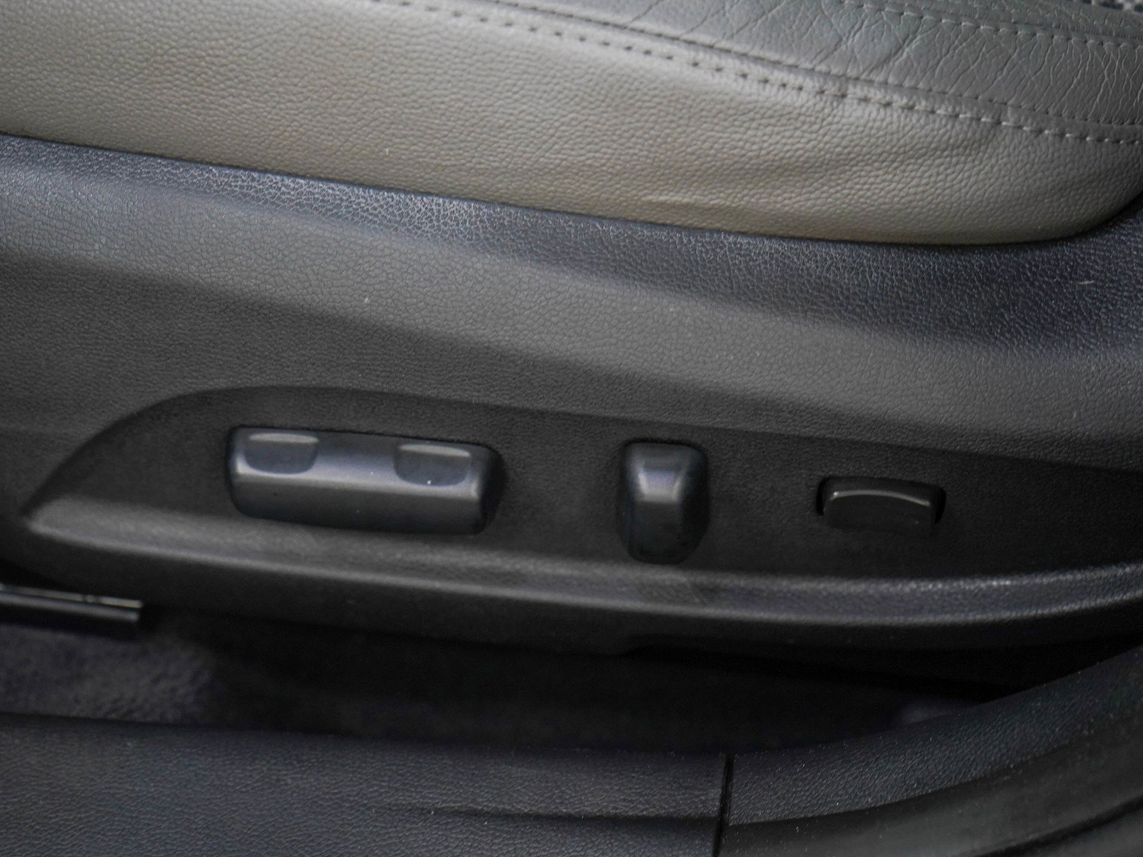 Used 2011 Hyundai Sonata SE w/ Navigation & Sunroof Pkg 4 FWD image 21
