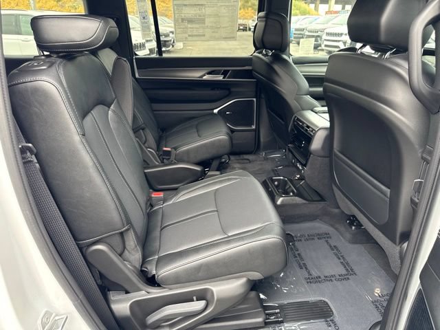 New 2026 Jeep Grand Wagoneer Limited AWD/4WD image 29