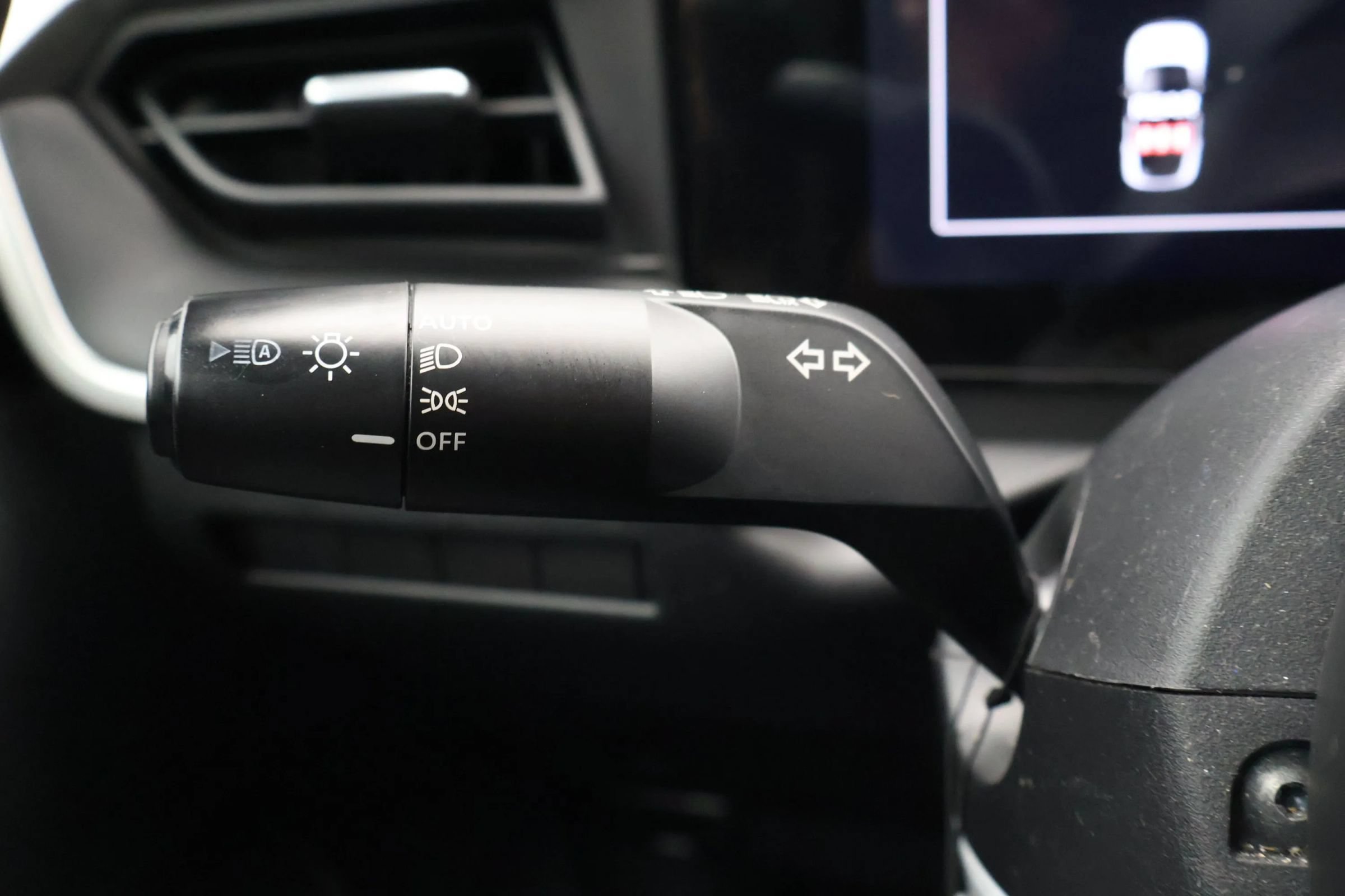Used 2025 Nissan Kicks S AWD/4WD image 20