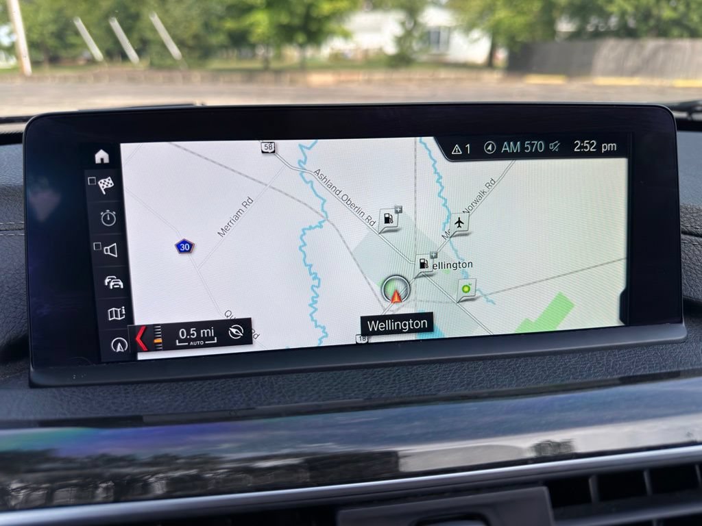 Used 2018 BMW 330i xDrive Sedan AWD/4WD image 3