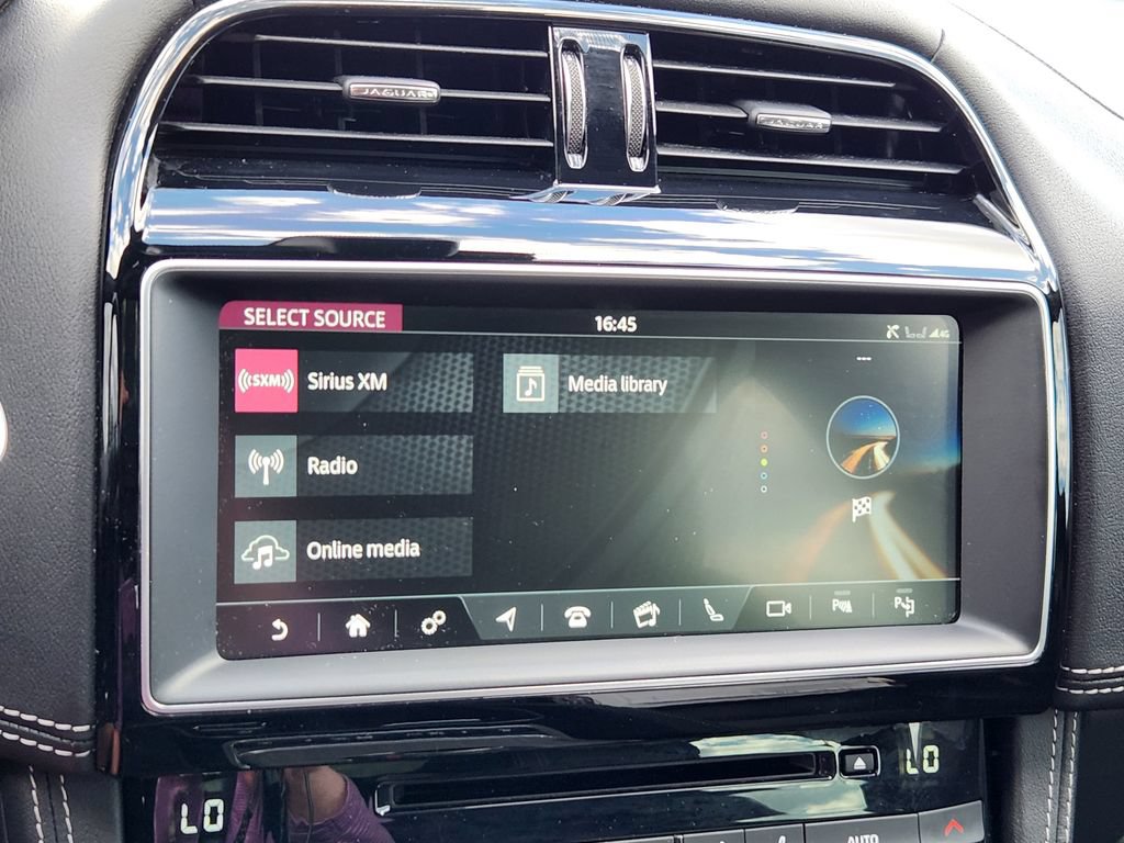 Used 2018 Jaguar F-PACE S AWD/4WD image 8