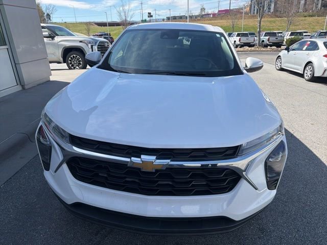 Used 2025 Chevrolet Trax LS w/ LS Convenience Package image 12