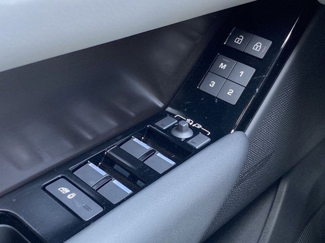 New 2026 Land Rover Range Rover Velar Dynamic SE image 25