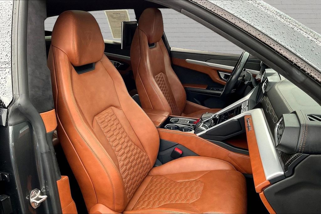 Used 2019 Lamborghini Urus AWD/4WD image 28