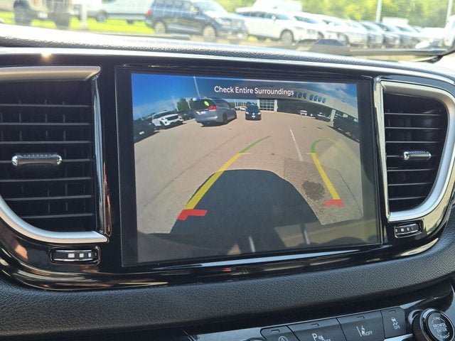 Used 2025 Chrysler Pacifica Select FWD image 29