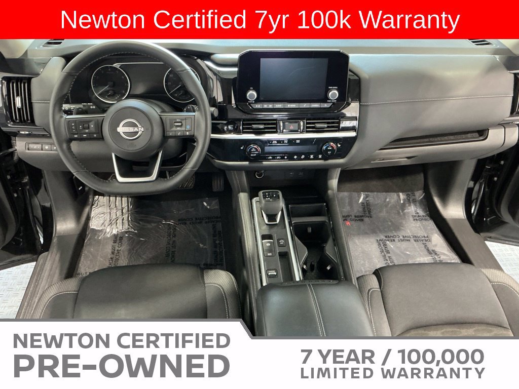 Used 2025 Nissan Pathfinder SV FWD image 10
