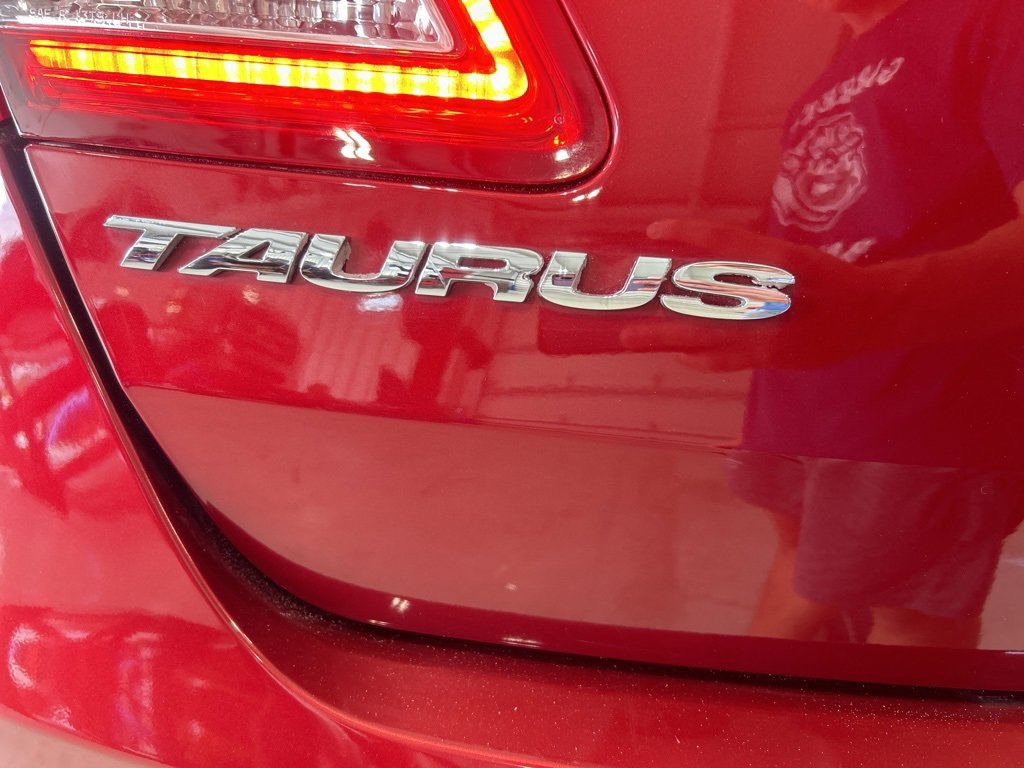 Used 2017 Ford Taurus SEL w/ Equipment Group 201A image 9
