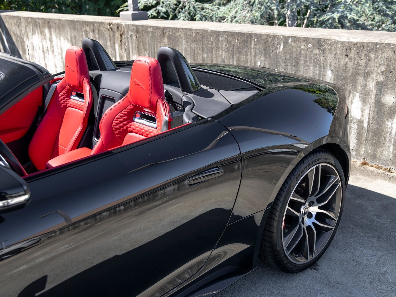 Used 2024 Jaguar F-TYPE R-Dynamic RWD image 18