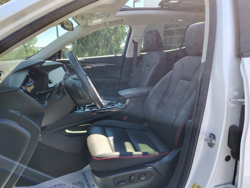 Certified 2022 Buick Envision Essence w/ Sport Touring Package AWD/4WD image 13