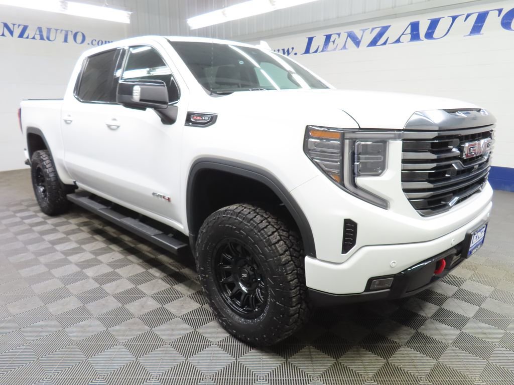 Used 2023 GMC Sierra 1500 AT4 w/ Technology Package AWD/4WD image 4
