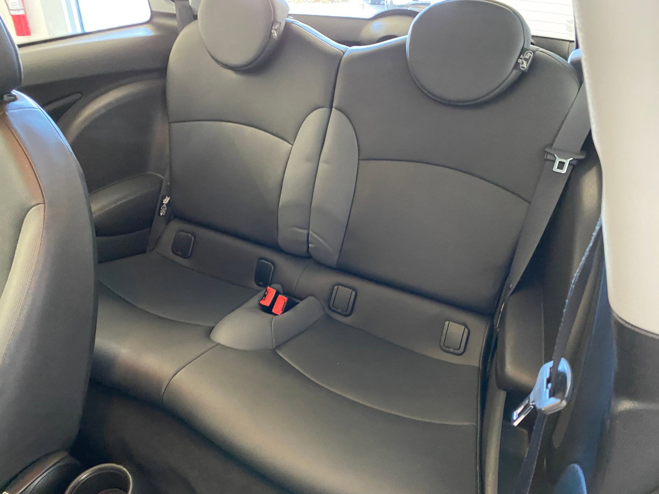 Used 2010 MINI Cooper Hardtop image 27