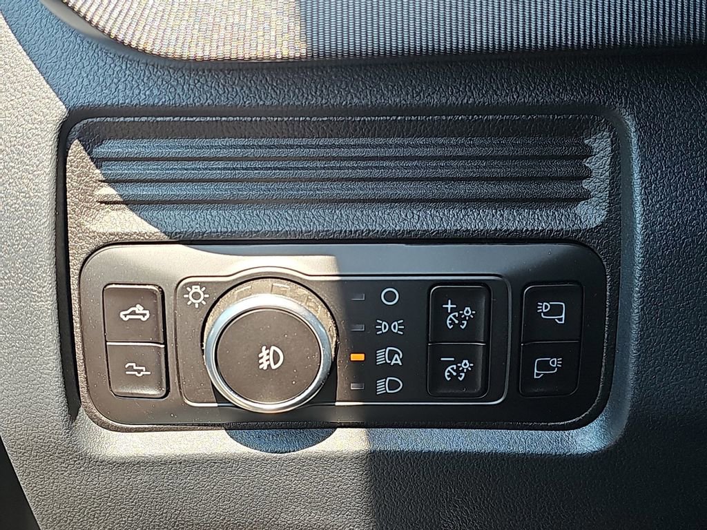 New 2026 Ford F350 Platinum w/ FX4 Off-Road Package image 27