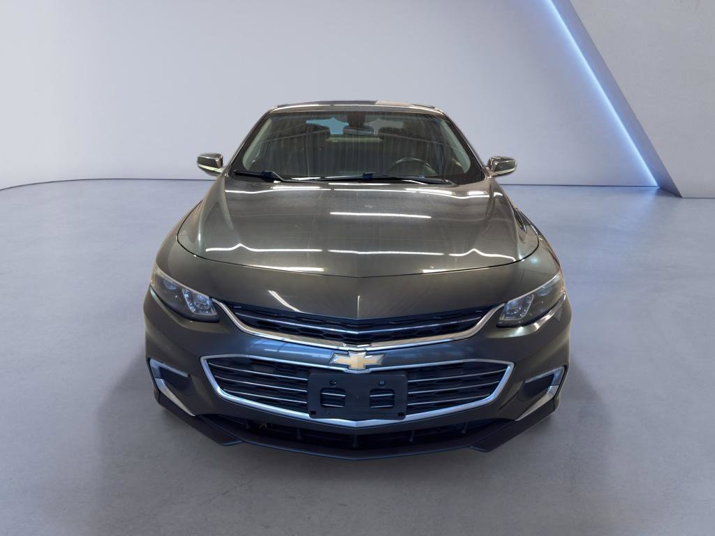 Used 2016 Chevrolet Malibu LT image 2