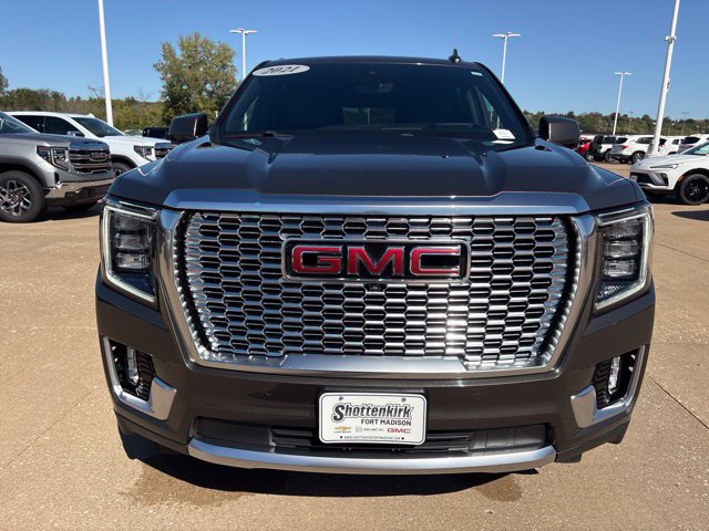 Used 2021 GMC Yukon Denali w/ Denali Premium Package AWD/4WD image 8