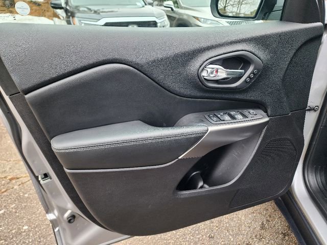 Used 2020 Jeep Cherokee Limited image 19